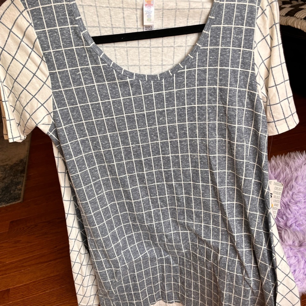 Lu Laroe, Perfect T white and gray.
